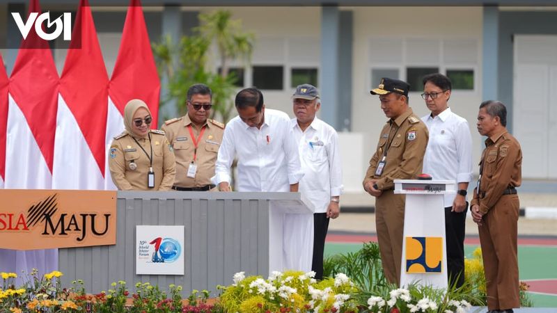 Jokowi Resmikan Perbaikan Tiga Ruas Jalan Di Sulawesi Barat Senilai