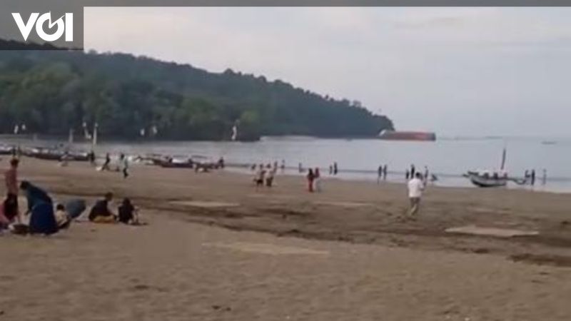 Gempa Magnitudo 5 5 Wisatawan Di Pantai Pangandaran Sempat Panik