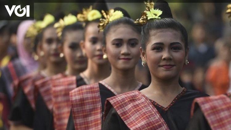 Pakaian Adat Ntb Dari Berbagai Suku Yang Wajib Diketahui