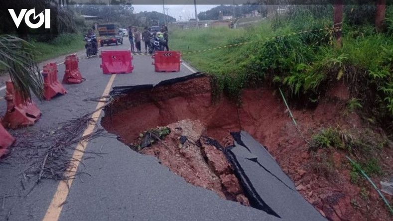 Riau West Sumatra Route Km 90 Kampar Ambles Drivers Asked To Use Toll