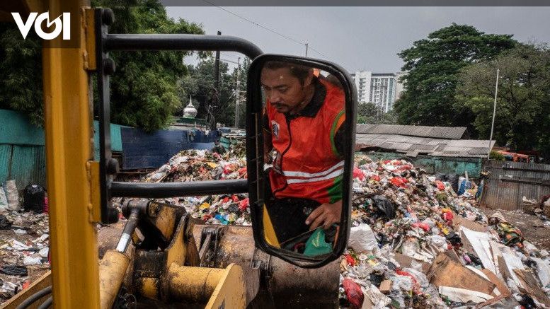 Antisipasi Sampah Dlhk Kota Depok Terjunkan Personel Jelang Lebaran