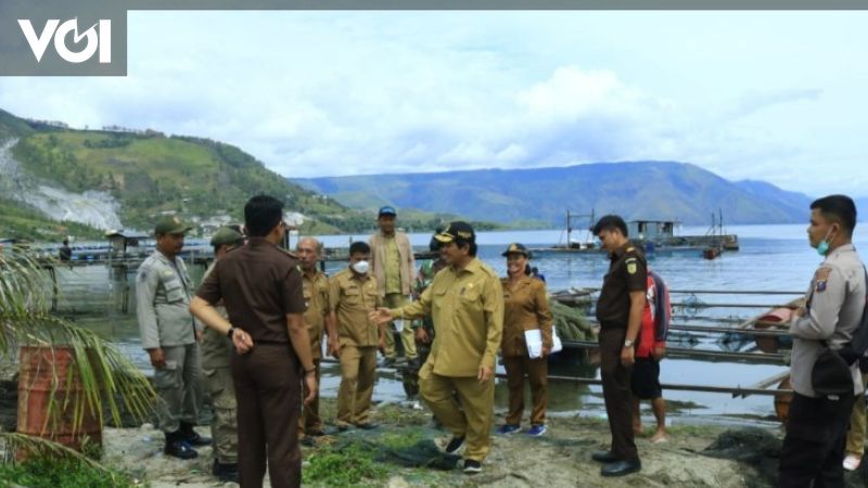 Keramba Jaring Apung Ditertibkan Di Perairan Danau Toba Sepanjang