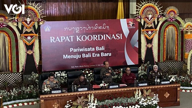 Gubernur Bali Keluarkan Edaran Baru Bagi Wisatawan Mancanegara Pakaian