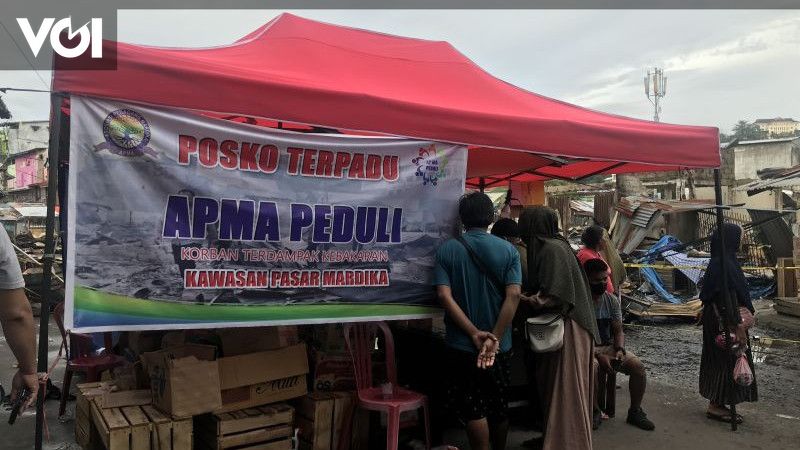 Orang Mengungsi Akibat Kebakaran Di Lorong Tahu Ambon Asosiasi