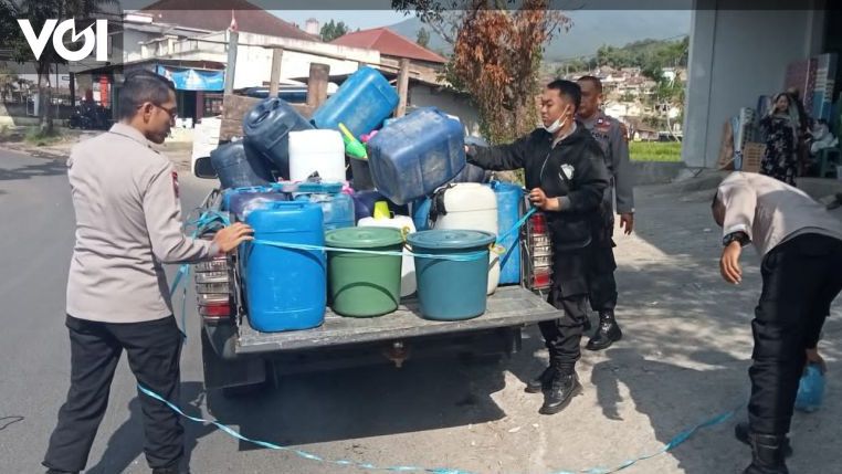 Polisi Sita Ribuan Liter Miras Tradisional Siap Edar