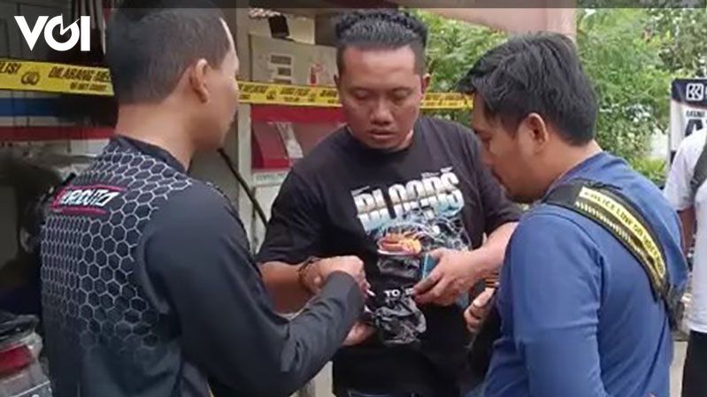 Uang Rp Juta Dan Orang Jadi Korban Perampokan Bersenjata Di