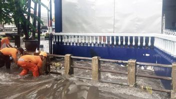 Heavy Rain Causes 10 Spots In Malang City To Flood