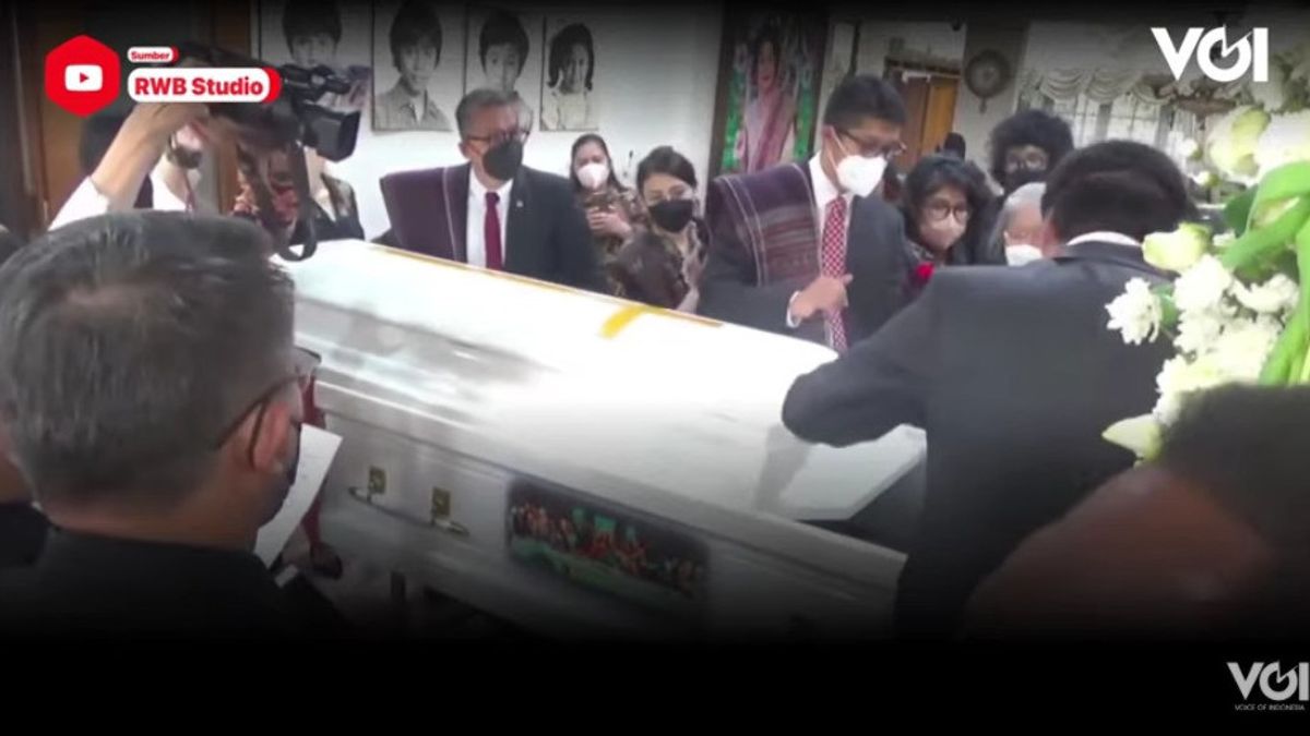 ビデオ:サバム・シライブの棺が閉じられているハルの涙、家族:メルデカ、ムルデカ!