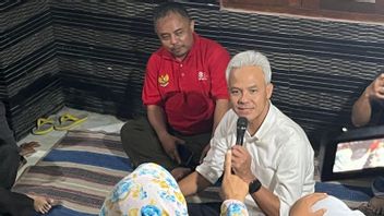 Ganjar Stays At A Resident's House In Tegal