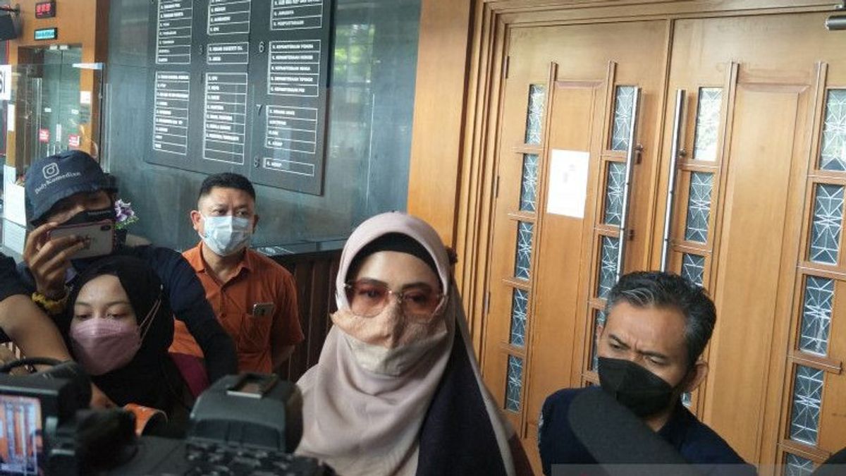 下周Nia Ramadhani被指控，律师要求她的客户康复：她是用户