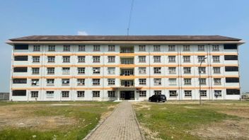 55个KK受到河边Padek Serang的打击，被安置在Rusunawa