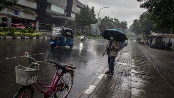 Prakiraan Cuaca: Sebagian Kota Besar di Indonesia Hujan Ringan