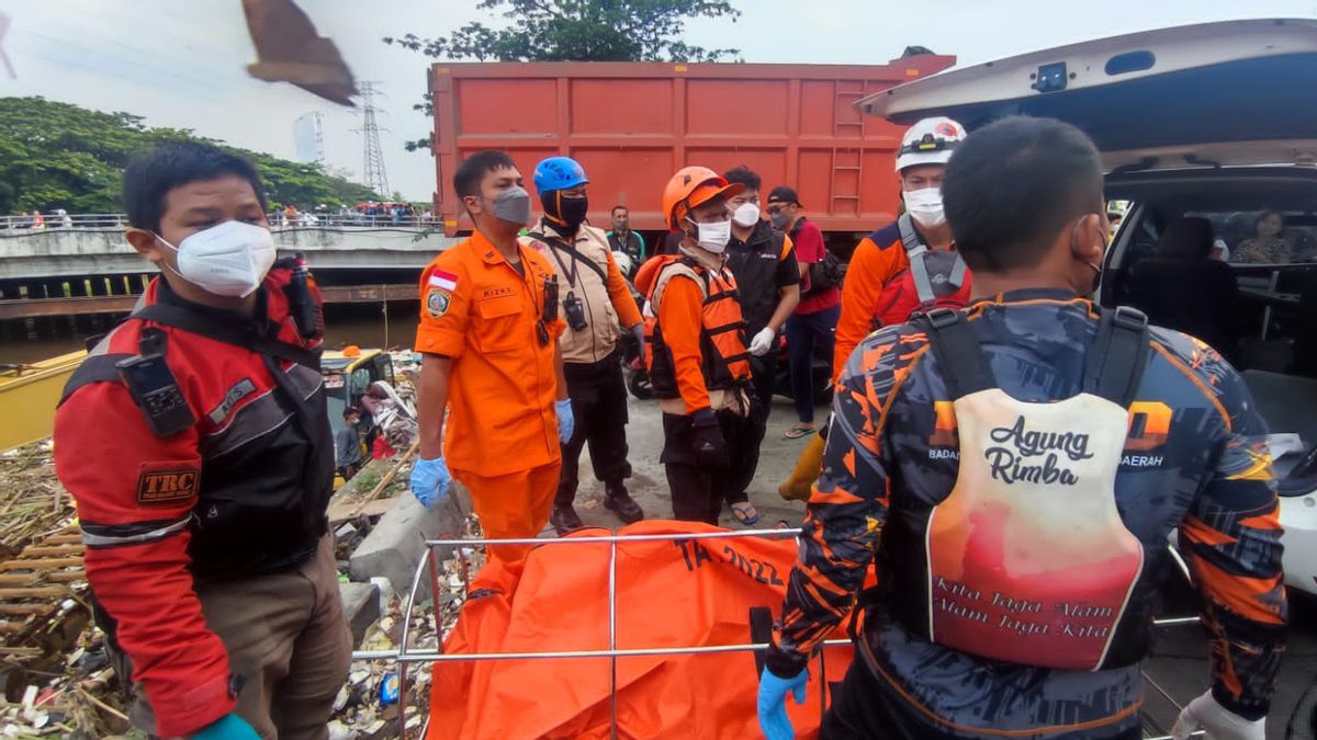 Keluarga Benarkan Jenazah yang Ditemukan di Jembatan Besi Jakbar Adalah Jasad Adzra, Mahasiswi IPB Korban Banjir Bogor