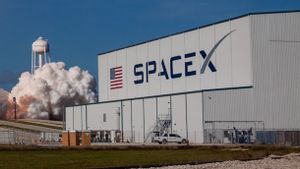 SpaceX Akan Berinvestasi Sebesar Rp32,5 Triliun ke Pembuat Grok