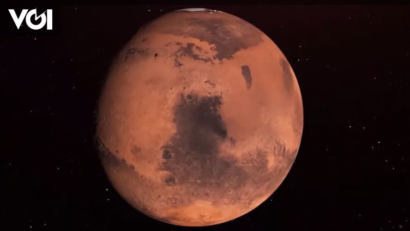 The planet Mars looks smoldering red but is much colder than Earth