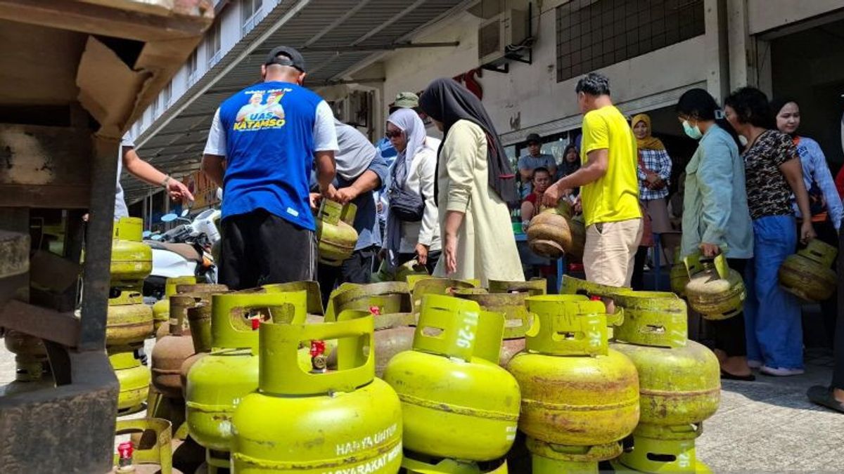 La police enquête sur la cause de la pénurie d’elpiji de 3 kg à Batam, ce qui pourrait coûter 40 000 IDR