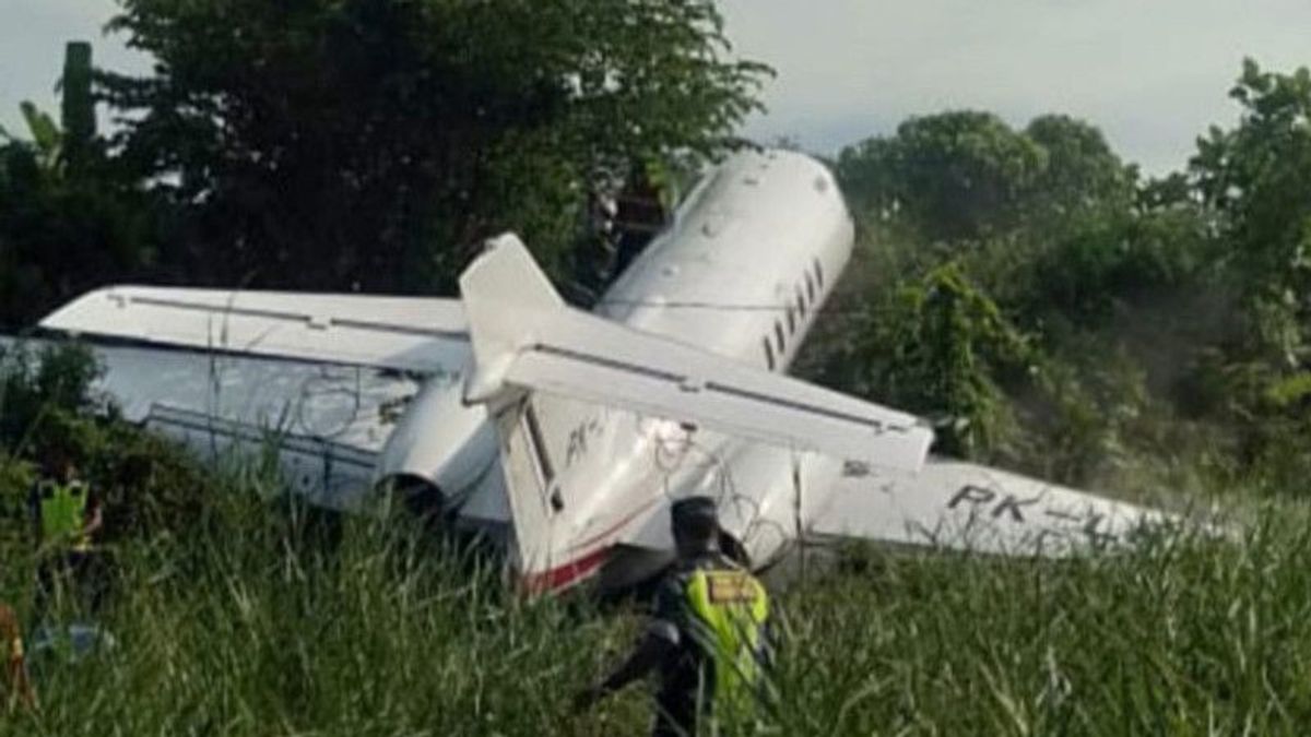KNKT Investigate Cause Of 900XP Hawker Aircraft Slipping At Maleo Morowali Airport