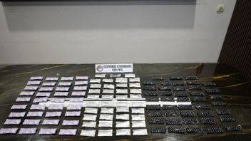 警察はジャクバルでエトミダイトベイプカートリッジの数百の流通を阻止しました