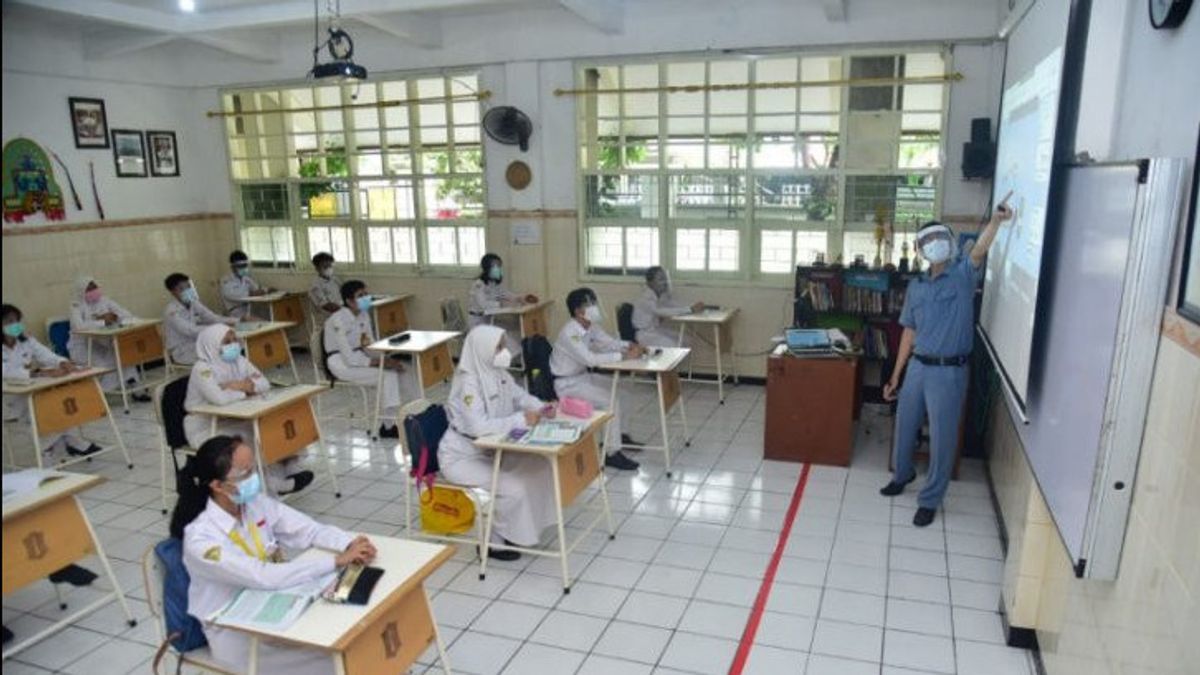 Angka Kasus COVID-19 Semakin Tinggi, IDI Makassar Minta Pemerintah Terapkan Kembali Belajar Daring