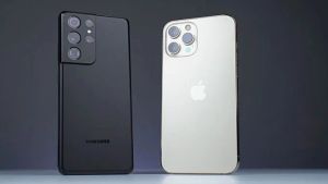 Perang Dua Ponsel Canggih, Ini Perbandingan Apple iPhone 12 dan  Samsung Galaxy S21 