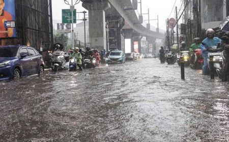 Waspada Banjir! Jakbar dan Jaksel Bakal Hujan Jumat Sore