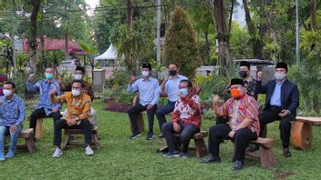 10 Partis Politiques Rencontrent Le Maire De Surabaya, Eri Cahyadi, Appréciation De La Gestion De La COVID-19