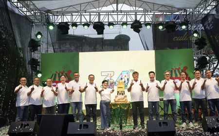 HUT ke-34 Adira Finance Hadirkan Program Otomotif Spesial Meriahkan Festival Pasar Kosambi Bandung