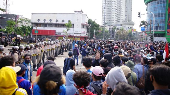 Demonstration Of Job Creation Law, Transjakarta Routes Diverted