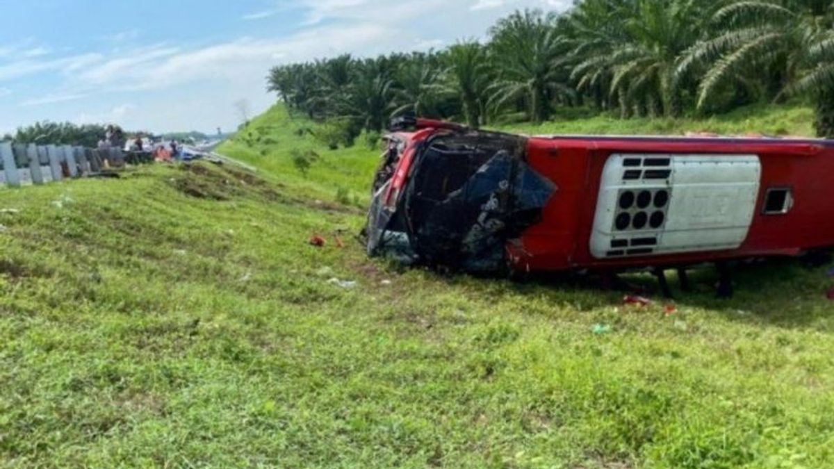 Empat Orang Tewas Kecelakaan Bus Halmahera di Tol JMKT