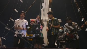 Millennials Choice Of Pinisi Ship In Makassar Celebrating South Sulawesi's Anniversary
