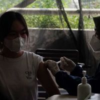 Pemerintah Diminta Bikin Kajian Vaksin Booster COVID-19 untuk Anak 6-15 Tahun