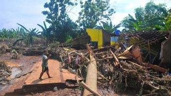 Ganjar Kirim Tim Gabungan Tangani Banjir Bandang di Pati