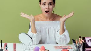 Ada Banyak Solusi! Begini Cara Membersihkan Make Up Tanpa Kapas yang Mudah dan Efektif