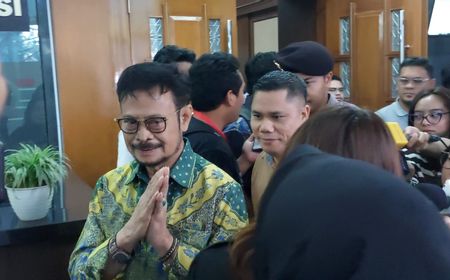 SYL Nangis Bacakan Pleidoi, Heran Dituding Korupsi hingga Ngaku Rumah Kebanjiran