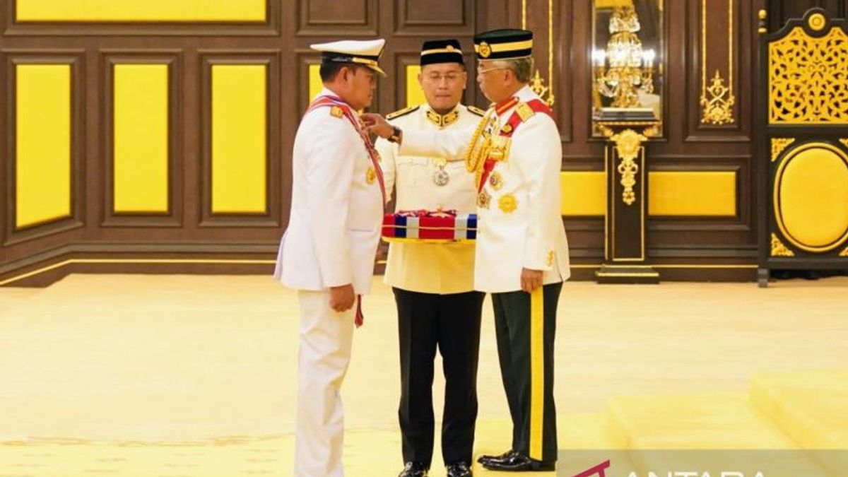 إهانة وتهديد ملك ورئيس الوزراء الماليزي من خلال وسائل التواصل الاجتماعي ، تم القبض على هذين الرجلين من قبل GRDP