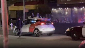 Funny Incident In San Francisco, Police Confused Communicating With Autonomous Taxi When Violating Traffic Rules