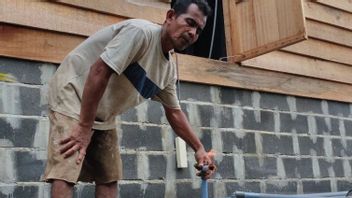 Residents' Wells In Aceh Jaya Spray Gas Up To Fire Suppression