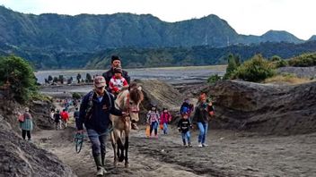 ブロモ山観光へのアクセスは、ウーランカピトゥの聖なる儀式の間に制限されています