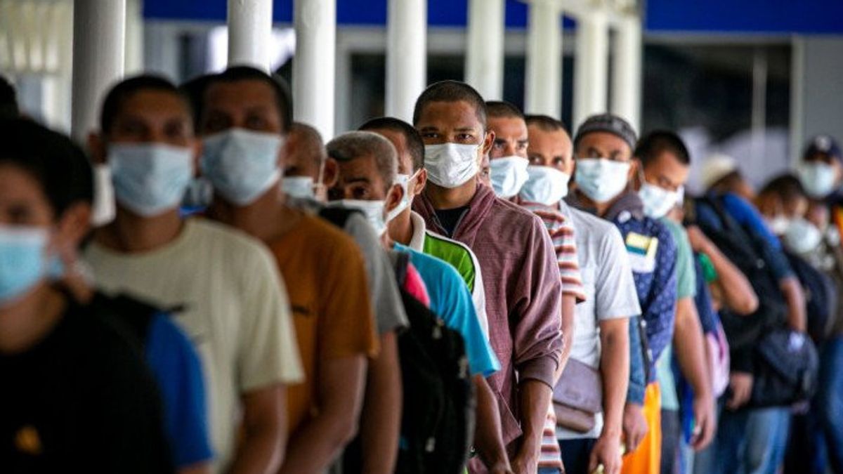 Cegah COVID-19 Varian Omicron, Kemenhub Perketat Kepulangan Pekerja Migran Indonesia Lewat Jalur Darat