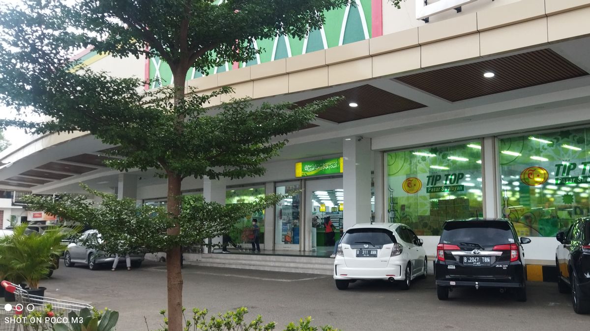 Un voleur du supermarché de Tip Top Pondok Bambu a été arrêté alors qu’il était en action