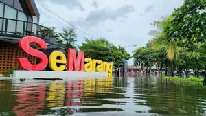KAI Catat 3.271 Penumpang Batal Berangkat Akibat Banjir Semarang