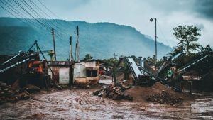 タイの洪水による死者数は25人増加し、22,000人が避難を余儀なくされた