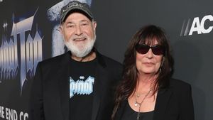 Sutradara “<i>When Harry Met Sally</i>”, Rob Reiner Meninggal Bersama Sang Istri