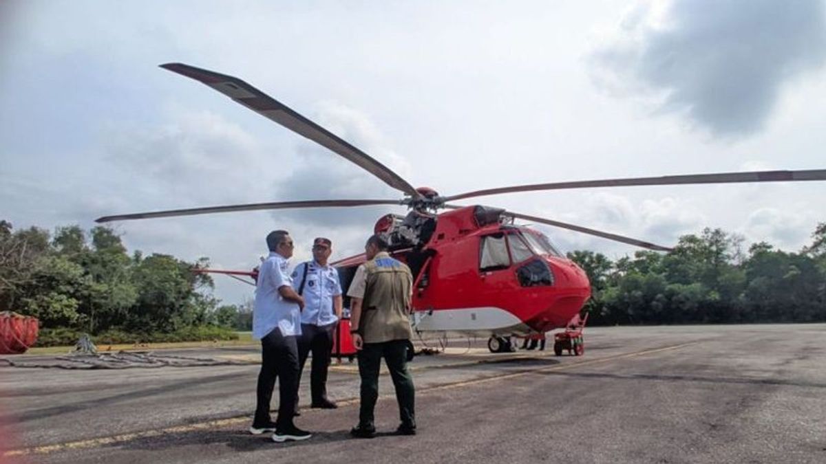 2 BNPB Helicopters Involved In Extinguishing Forest And Land Fires In South Kalimantan