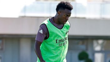 Vinicius dit qu'il va renouveler son contrat à Real Madrid au bon moment