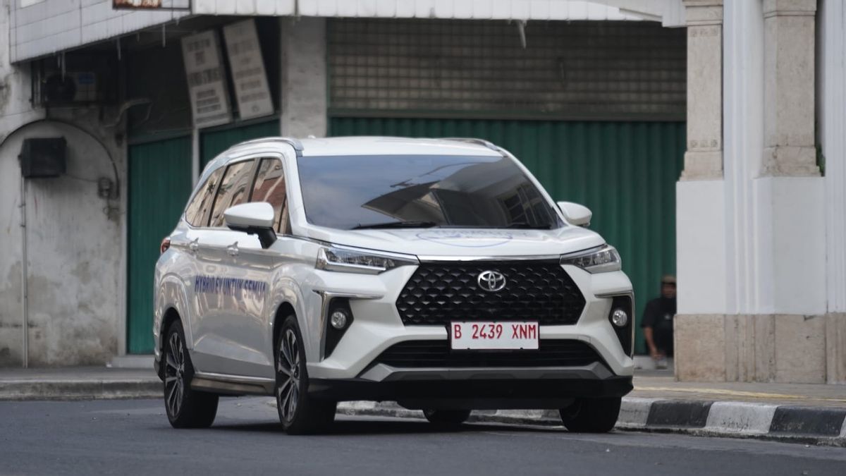 Toyota Veloz Hybrid Starts to Visit Consumer Garages February