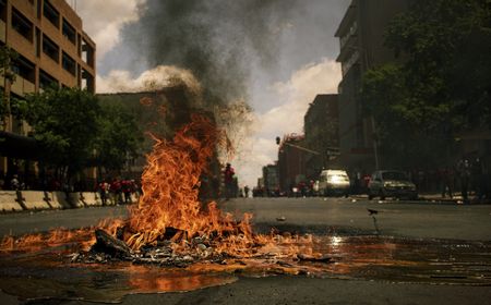 Merasa Kebebasan Dikekang, Masyarakat Belanda Demo Tolak Kuncitara Nasional hingga Ricuh