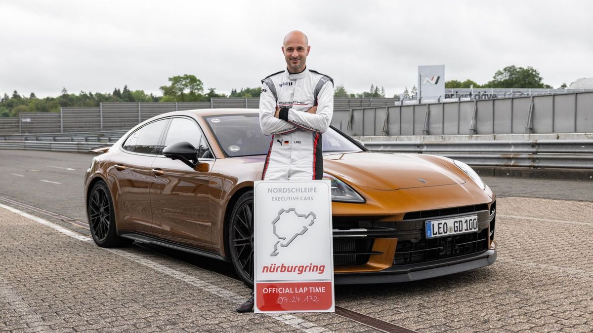 Ranks Over Latest Panamera Book Record At Nurburgring Circuit