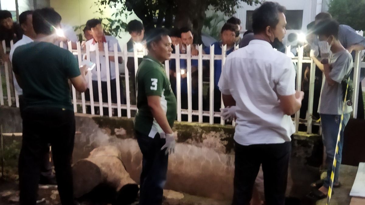 Police Are Investigating The Death Of A Half-Bully Man In The Water Channel In Front Of The Pulogadung Area Factory