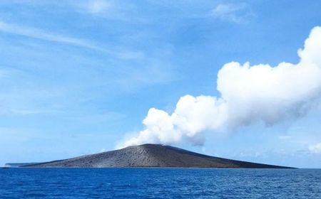 Asap Gunung Anak Krakatau Capai 3.500 Meter di Atas Puncak Kawah